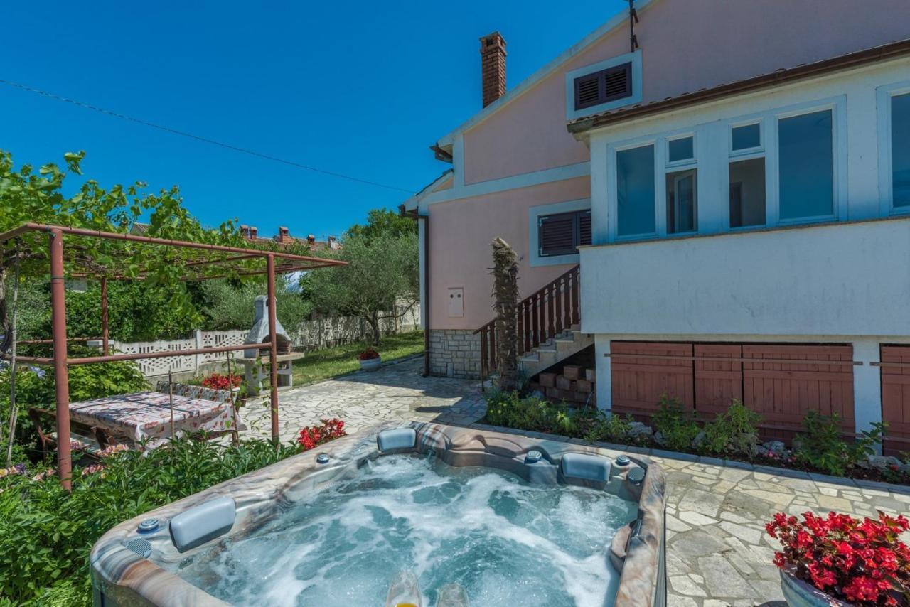 Ferienhaus Zora With Whirlpool Lägenhet Sveti Lovreč Pazenatički Exteriör bild