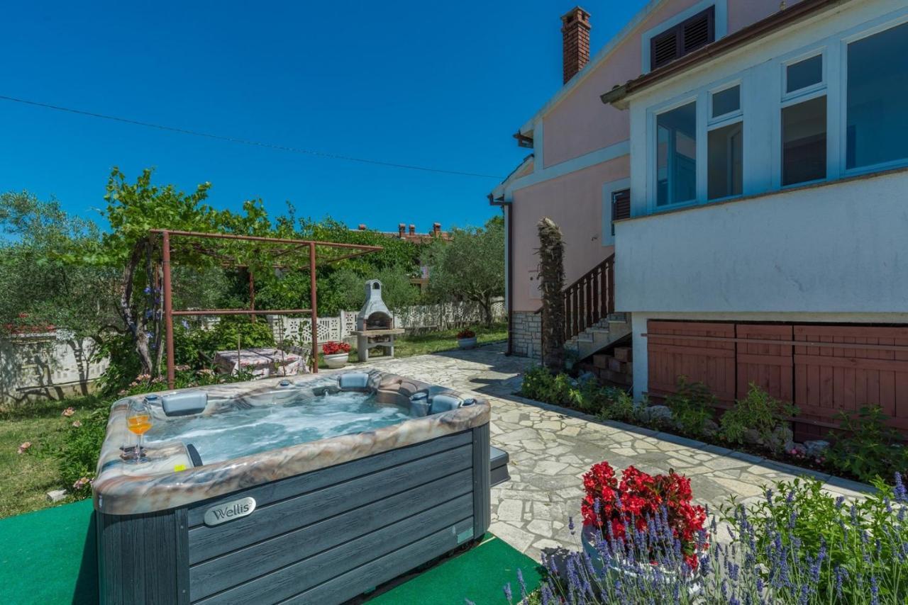 Ferienhaus Zora With Whirlpool Lägenhet Sveti Lovreč Pazenatički Exteriör bild